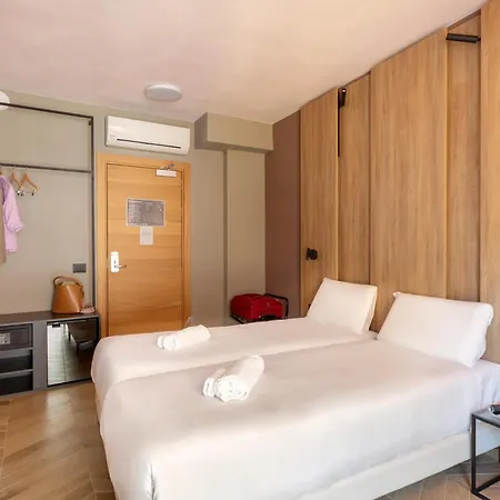 Otel Center Cenova